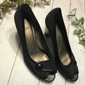 Naturalizer Black, open-toed Heels
